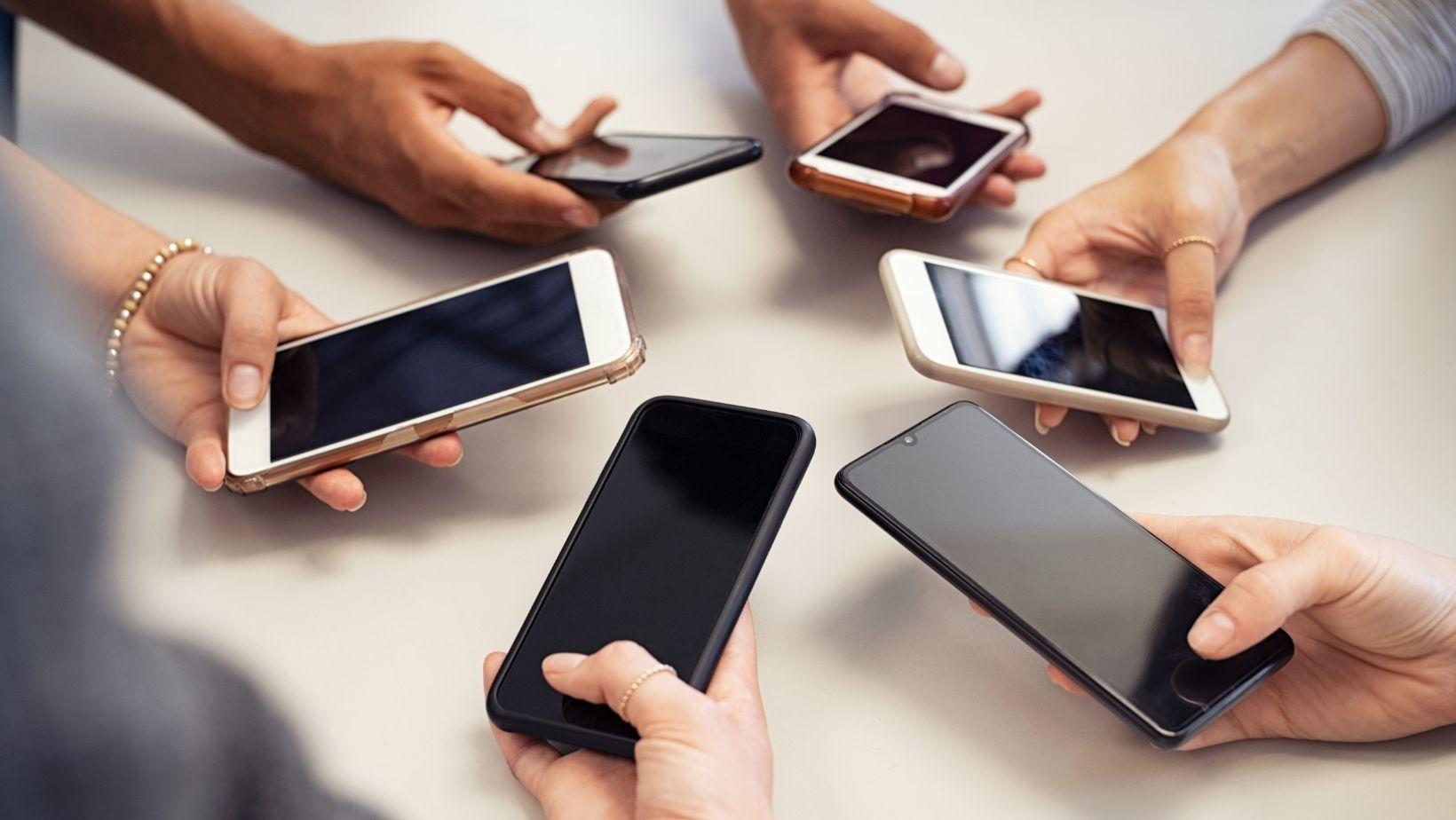 chat-based ai, ai smartphone integration, ai tech smartphones, ai virtual assistants, ai mobile technology, ai-powered smartphones, conversational ai devices, ai in daily tech, ai smartphone revolution, ai voice assistants