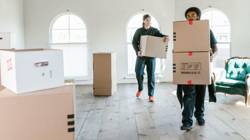 cross-country move tips, moving checklist, long-distance moving guide, planning relocation, moving without chaos, interstate move advice, how to move cross-country, cross-country relocation planning, professional moving services, city-specific move planning