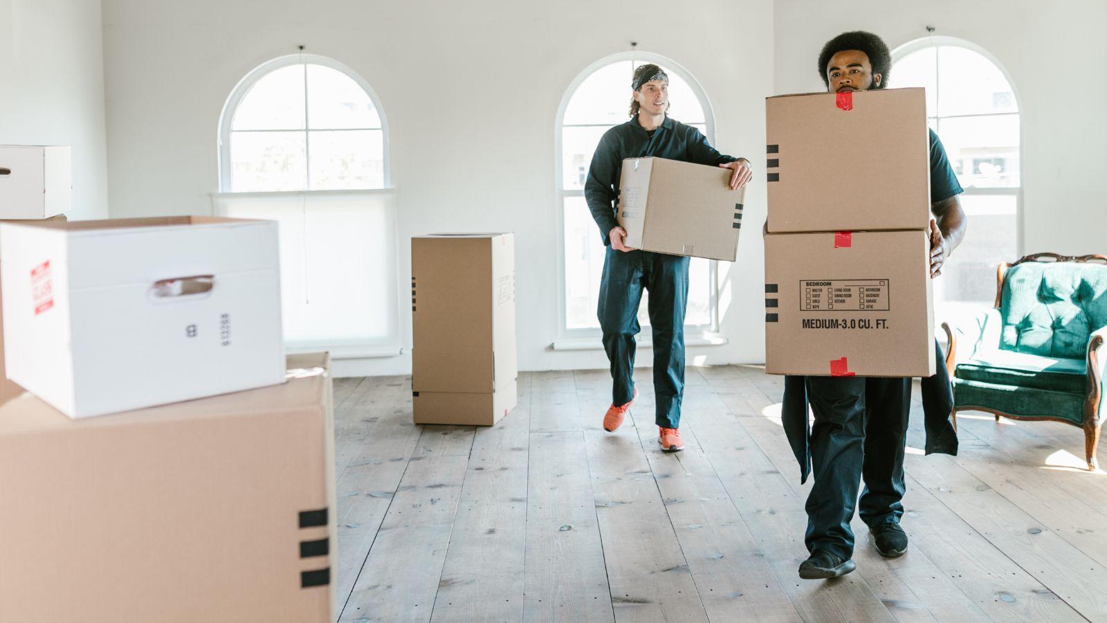 cross-country move tips, moving checklist, long-distance moving guide, planning relocation, moving without chaos, interstate move advice, how to move cross-country, cross-country relocation planning, professional moving services, city-specific move planning